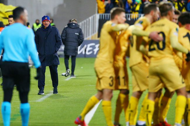 皇马补时绝杀1-0领先。